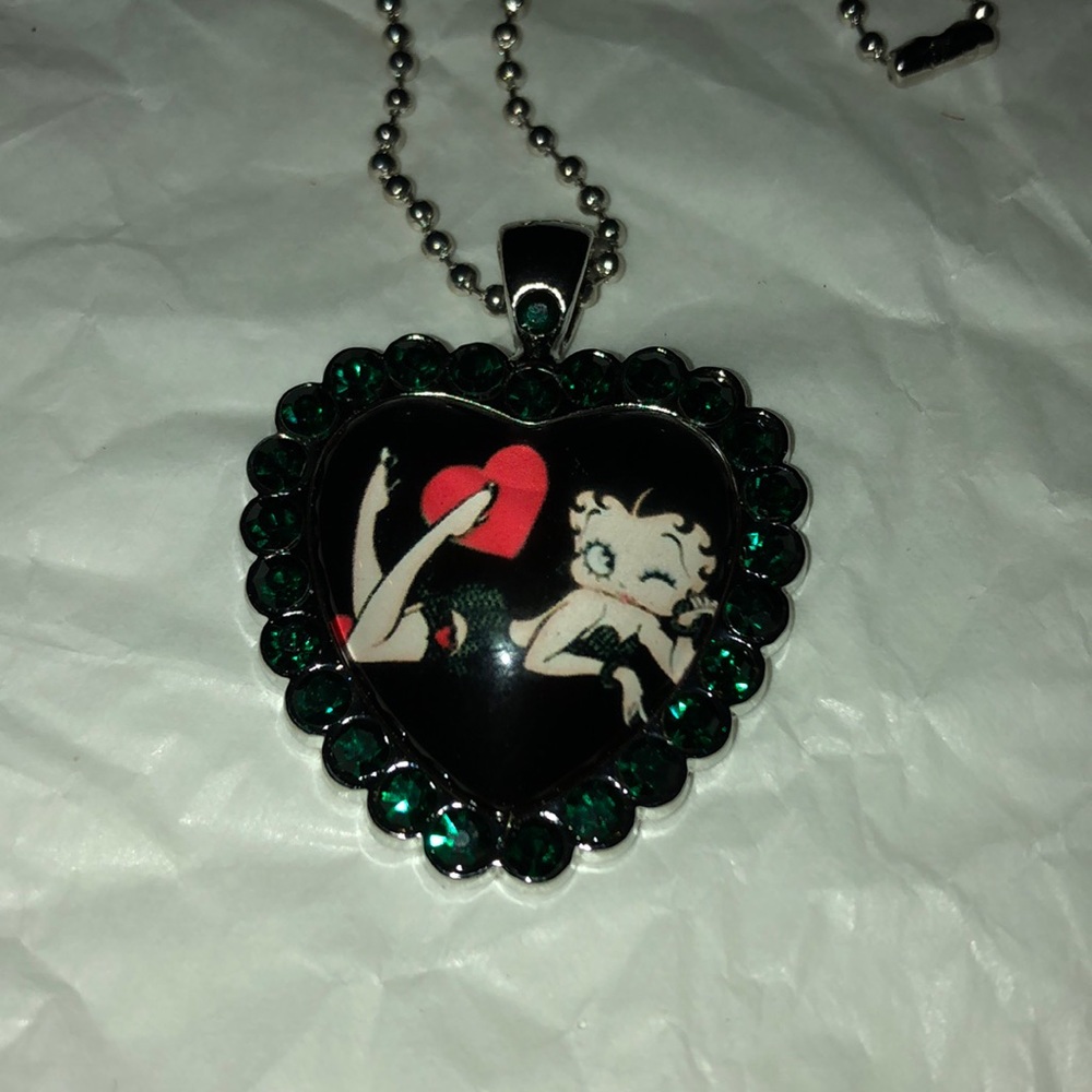 🌸Betty Boop heart on necklace NEW🌸
